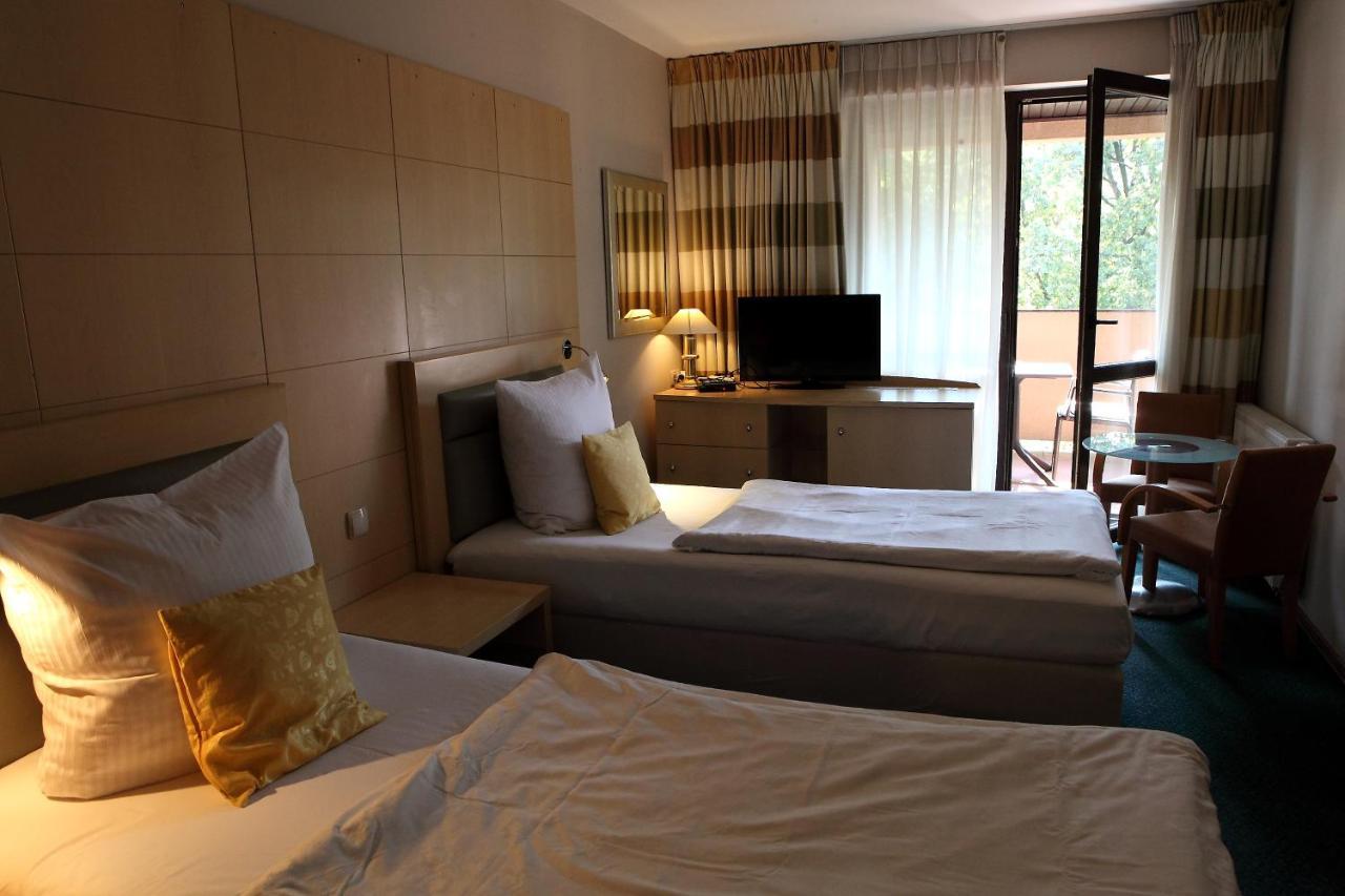 Aparthotel Katrina à Ostrzeszów Extérieur photo