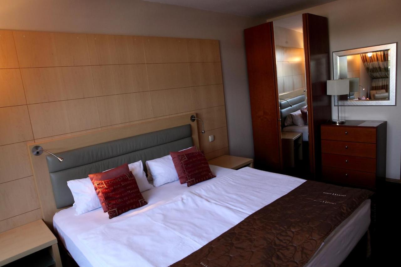 Aparthotel Katrina à Ostrzeszów Extérieur photo