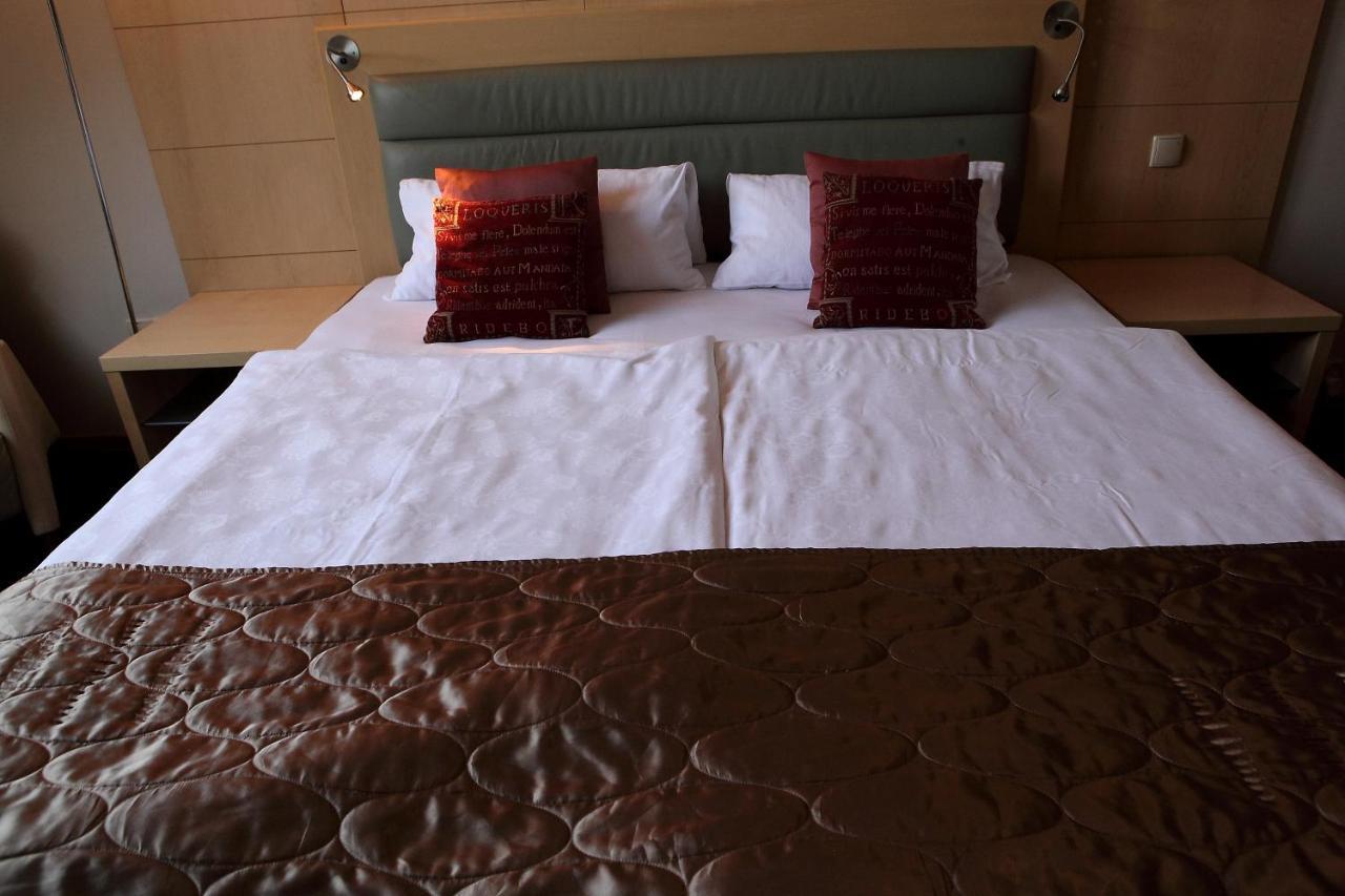 Aparthotel Katrina à Ostrzeszów Extérieur photo