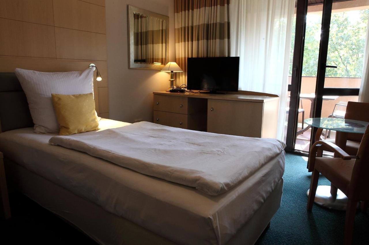 Aparthotel Katrina à Ostrzeszów Extérieur photo