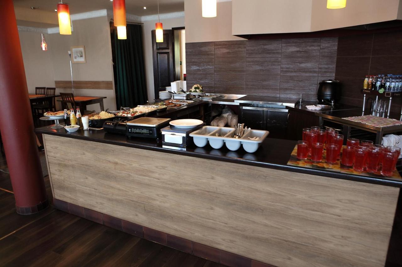 Aparthotel Katrina à Ostrzeszów Extérieur photo